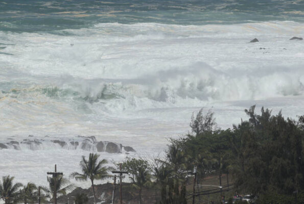 Off the news: Ocean Safety rescues 15 on North Shore