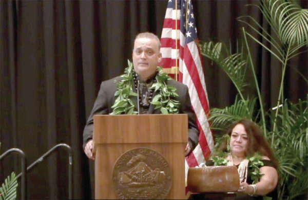 Kimo Alameda is sworn in as Hawaii island mayor