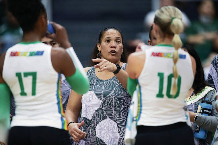 GEORGE F. LEE / GLEE@STARADVERTISER.COM
                                Hawaii Rainbow Wahine coach Robyn Ah Mow spoke to Caylen Alexander and Kate Lang during an Big West Conference Women’s volleyball game against the Cal Poly Mustangs on Friday, Nov. 3 at the SimpliFi Arena, Stan Sheriff Center.