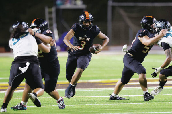 Campbell rallies to beat Kapolei as Sabers QB becomes all-time career passing leader