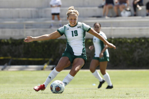 UH women’s soccer tops Long Beach State