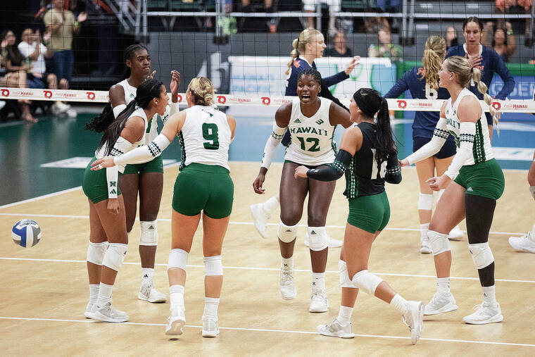 GEORGE F. LEE / GLEE@STARADVERTISER.COM
                                Hawaii Wahine Victoria Leyva, left, Caylen Alexander, Tali Hakas, Miliana Sylvester,Miliana Sylvester, Tayli Ikenaga and Kate Lang celebrated a point against the Pepperdine Waves during an NCAA Women’s volleyball game on Friday, Sept. 6, at the SimpliFi Arena, Stan Sheriff Center.