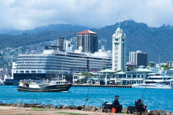 Final phase of dredging underway at Honolulu Harbor