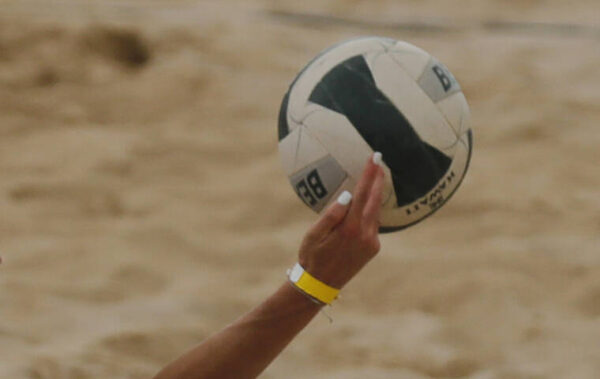 UH beach volleyball team falls short